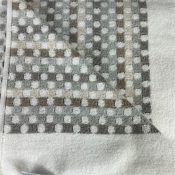 Common Thread Bath Towel Set Cream Gray Tan Dot Striped 100% Cotton 2 pc NEW - Picture 6 of 8